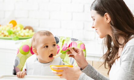 ¿Cuánto debe comer mi bebé según su edad?